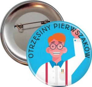 g5912 Otrzęsiny chłopak przypinka 56mm.jpg