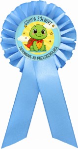 Pasowanie na przedszkolaka - grupa Żółwiki - niebieski kotylion z przypinką 56mm