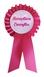 g7119 Szczęśliwa emerytka - różowy kotylion dla emerytki.jpg