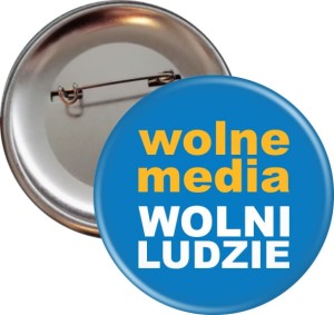 g4361 Wolne Media Wolni Ludzie - przypinka 56mm.jpg